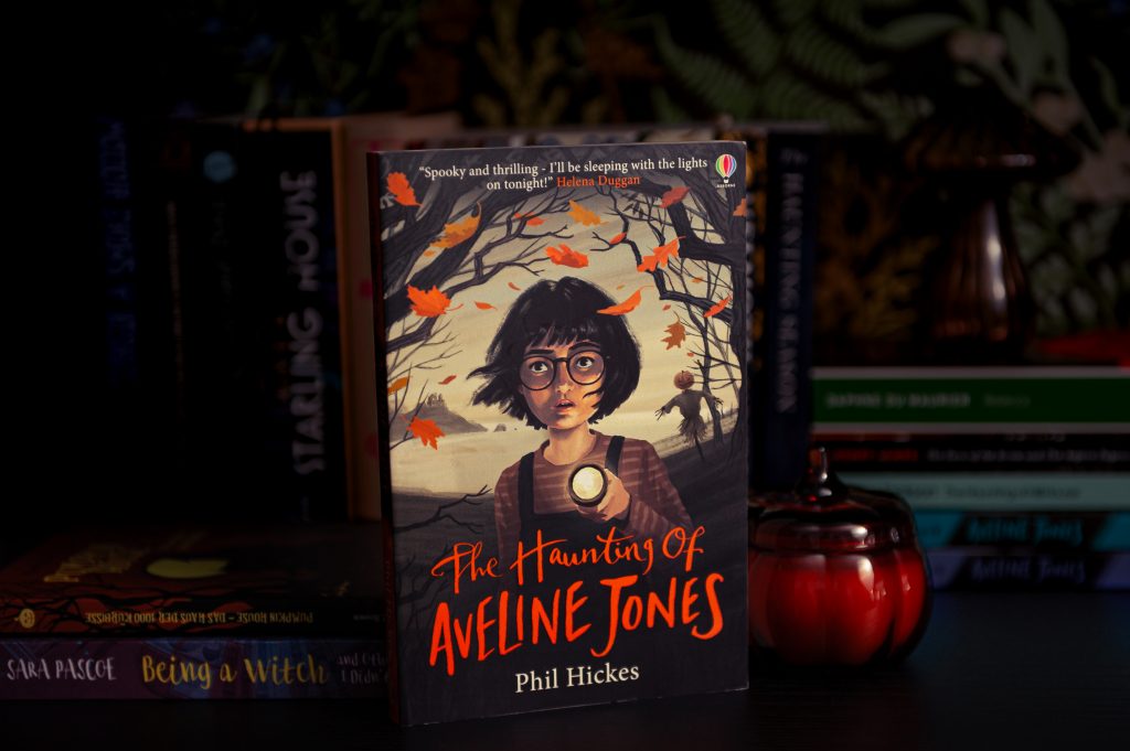 Bookcover von The Haunting of Aveline Jones, von Phil Hickes